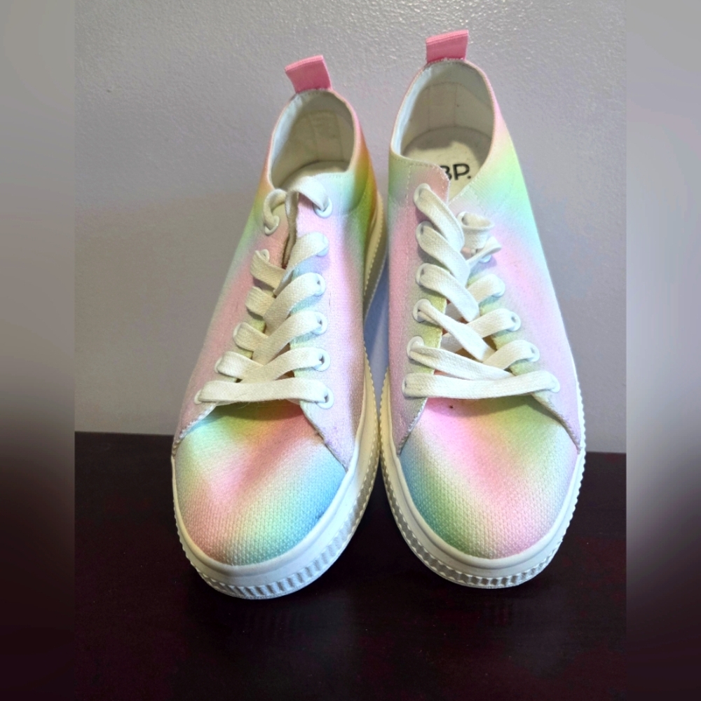 Colorful Womens Size 7 Sneakers